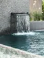 Nackenschwall aus massiven Granit