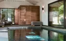 Indoorpool mit Sauna